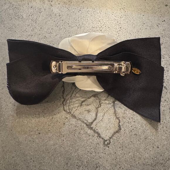 Chanel Vintage Camellia Bow Fabric Barrette 1980s Authentic CoA - Picture 3 of 5